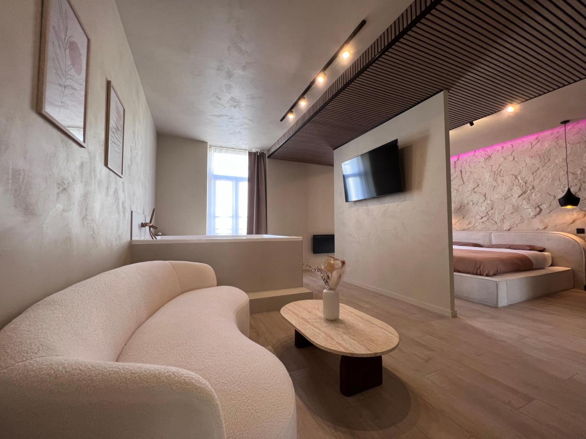 Harmony Room Suite Avec Balneo Angers Exterior foto