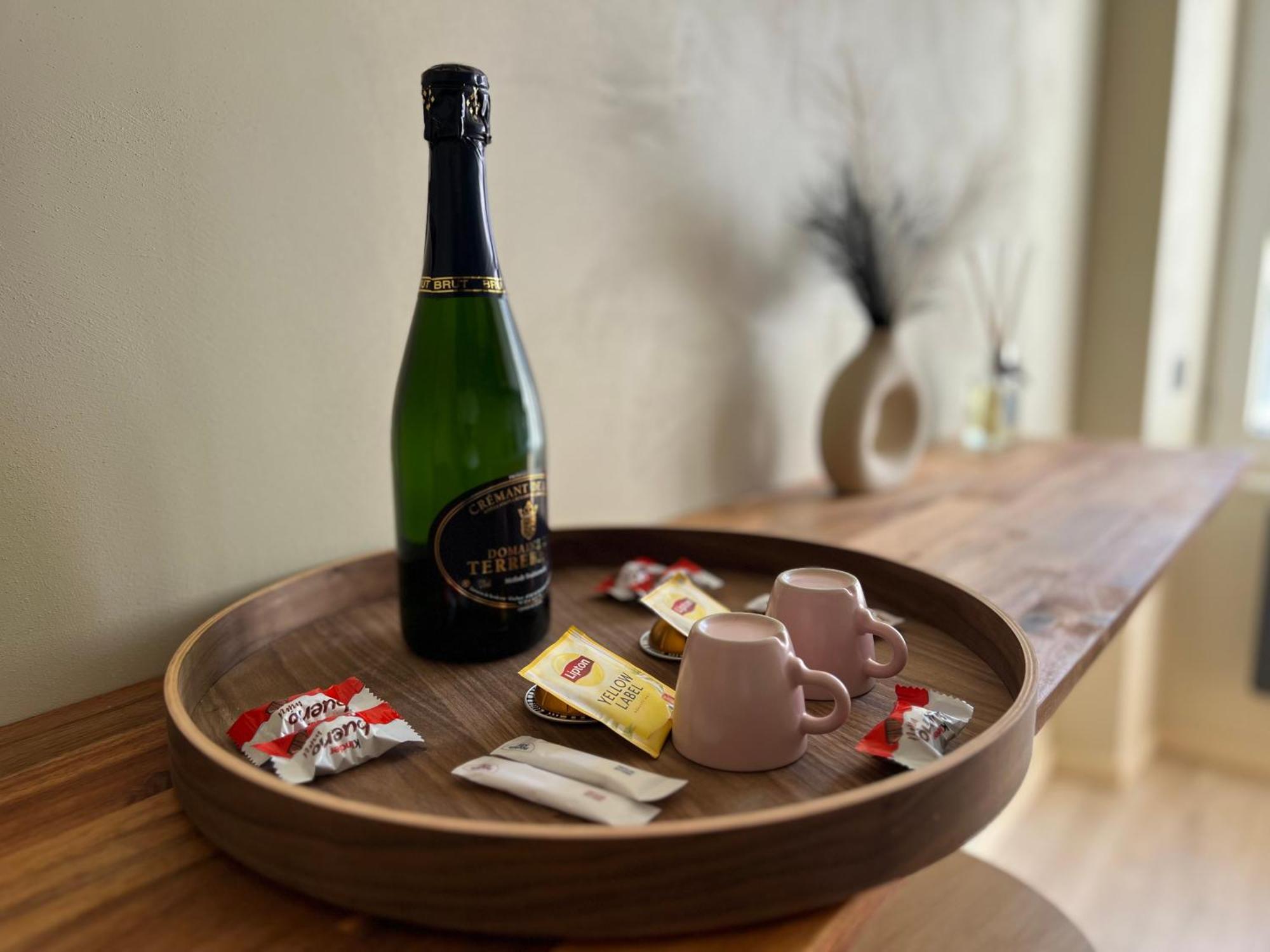 Harmony Room Suite Avec Balneo Angers Exterior foto